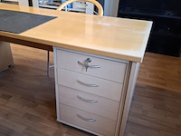 Hoekbureau met bureaustoel - afbeelding 8 van  9