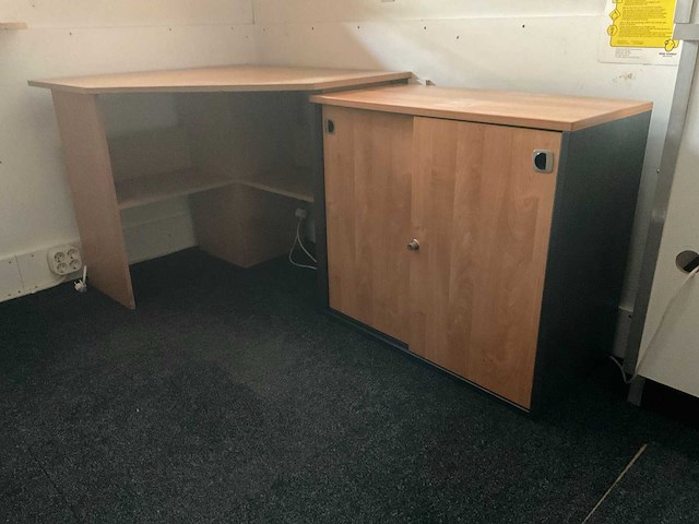 Hoekbureau met kast - afbeelding 1 van  3