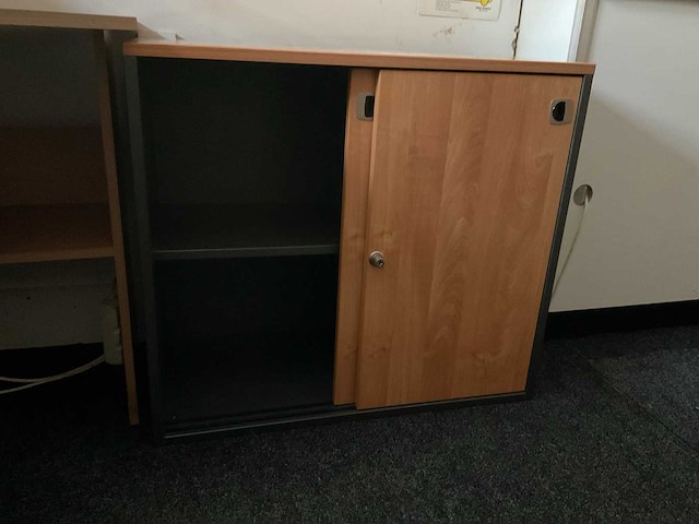 Hoekbureau met kast - afbeelding 3 van  3