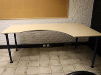 Hoekbureau met uitsparing - 200x120x178cm - afbeelding 1 van  9