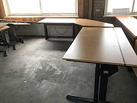 Hoekbureau - afbeelding 1 van  7