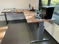 Hoekbureau - afbeelding 3 van  6