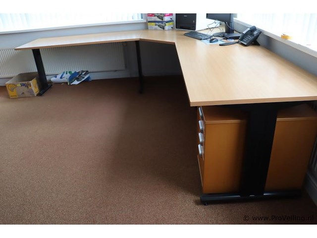 Hoekbureau - afbeelding 1 van  6