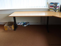 Hoekbureau - afbeelding 3 van  6