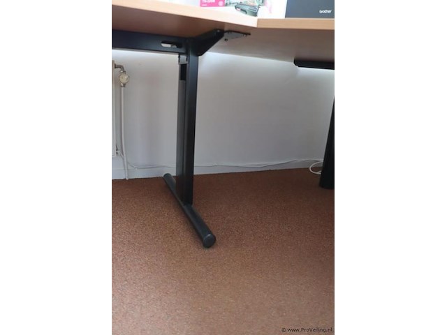 Hoekbureau - afbeelding 5 van  6