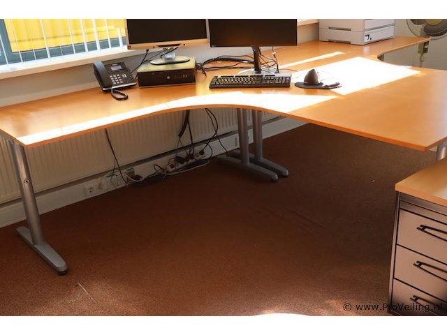 Hoekbureau - afbeelding 1 van  5