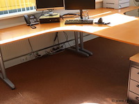 Hoekbureau - afbeelding 1 van  5