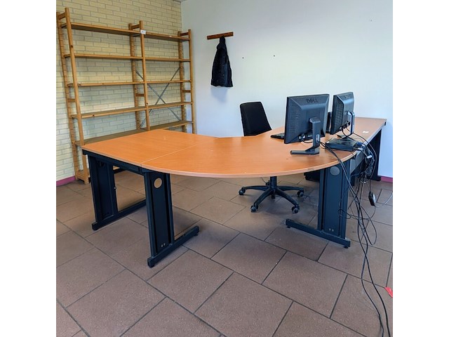 Hoekbureau - afbeelding 1 van  7