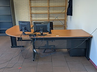 Hoekbureau - afbeelding 2 van  7