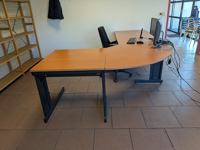 Hoekbureau - afbeelding 3 van  7