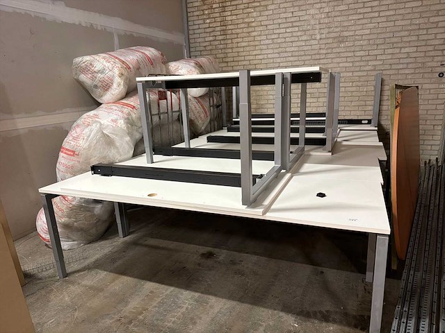 Hoekbureaus (5x) - afbeelding 1 van  3