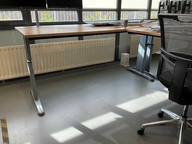 Hoekbureaus met bureaustoelen (2x) - afbeelding 18 van  18
