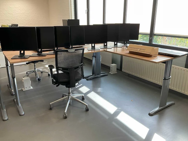 Hoekbureaus met bureaustoelen (2x) - afbeelding 11 van  18