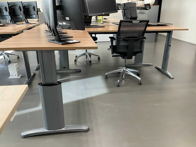 Hoekbureaus met bureaustoelen (2x) - afbeelding 5 van  18