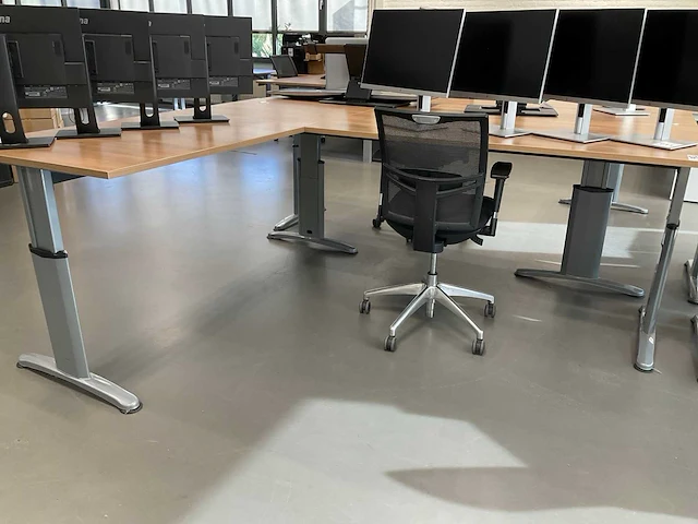 Hoekbureaus met bureaustoelen (2x) - afbeelding 14 van  18
