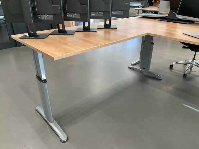 Hoekbureaus met bureaustoelen (2x) - afbeelding 15 van  18