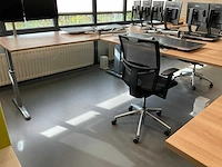 Hoekbureaus met bureaustoelen (2x) - afbeelding 3 van  18