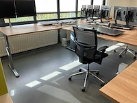 Hoekbureaus met bureaustoelen (2x) - afbeelding 11 van  18