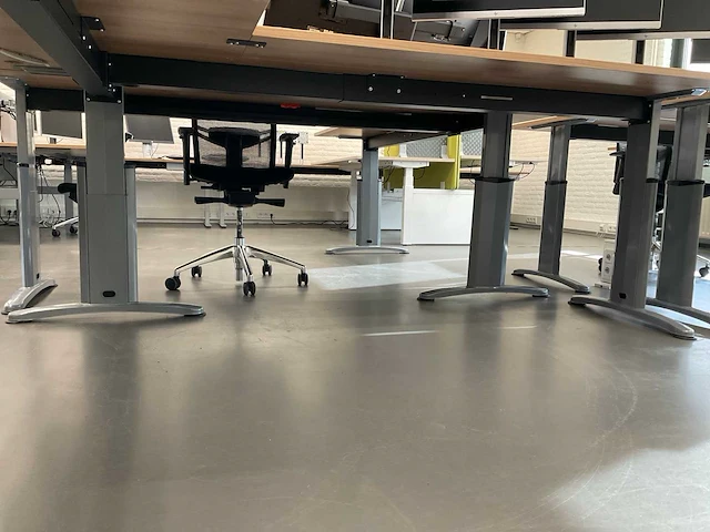 Hoekbureaus met bureaustoelen (2x) - afbeelding 18 van  18