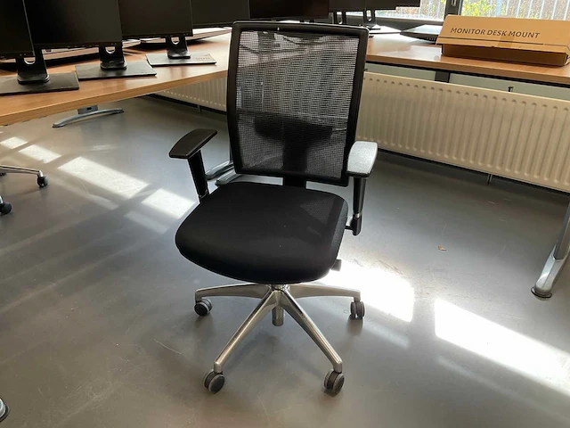 Hoekbureaus met bureaustoelen (2x) - afbeelding 15 van  18