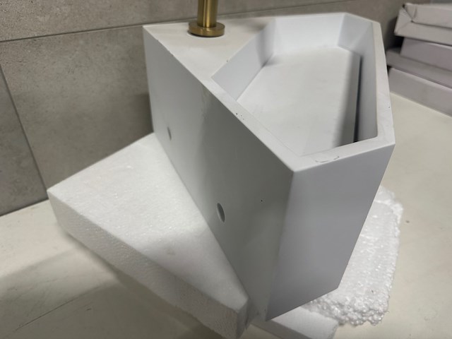 Hoekfontein solid surface 35x49x16 cm + kraan wb, wit - afbeelding 5 van  9