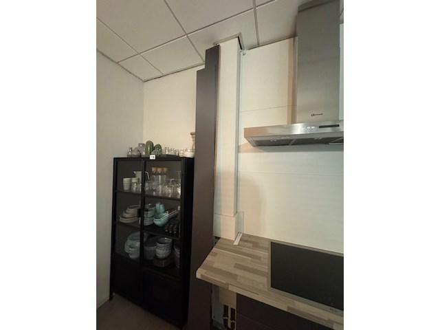 Hoekkeuken, met inbouwapparatuur - afbeelding 2 van  11