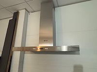 Hoekkeuken, met inbouwapparatuur - afbeelding 11 van  11