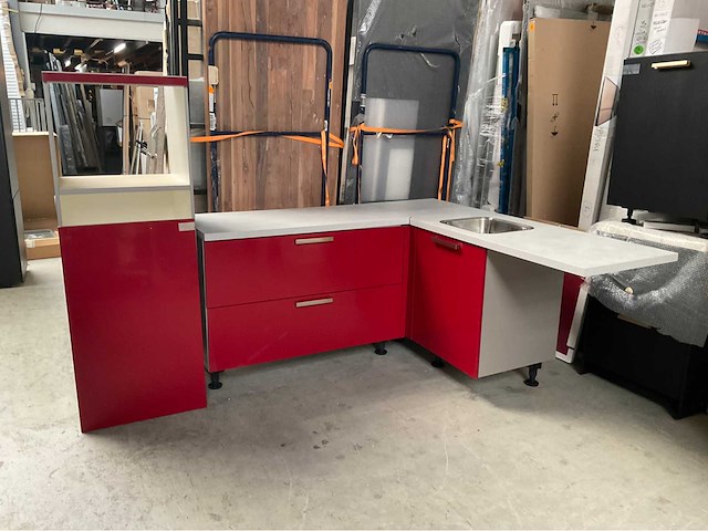 Hoekopgestelde keuken 245x186cm - afbeelding 5 van  13