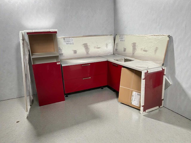 Hoekopgestelde keuken 245x186cm - afbeelding 1 van  13