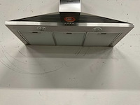 Hoekopgestelde showroomkeuken - afbeelding 13 van  24