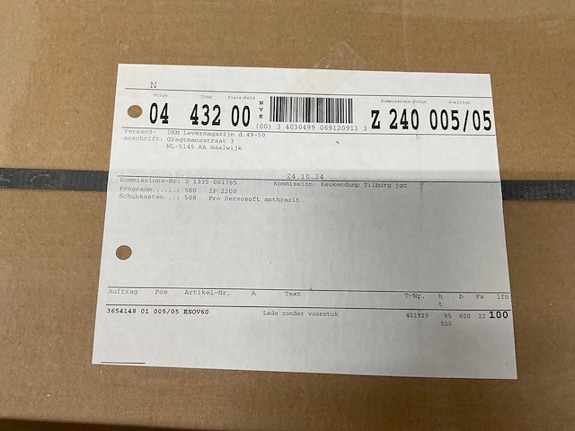 Hoekopgestelde showroomkeuken - afbeelding 17 van  21