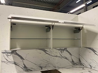 Hoekopgestelde showroomkeuken - afbeelding 3 van  18