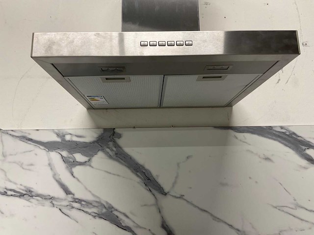 Hoekopgestelde showroomkeuken - afbeelding 6 van  18