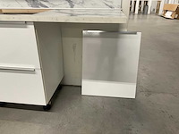 Hoekopgestelde showroomkeuken - afbeelding 18 van  18