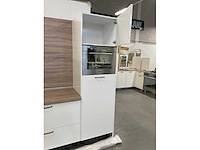 Hoekopgestelde showroomkeuken - afbeelding 17 van  18