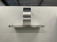 Hoekopgestelde showroomkeuken - afbeelding 5 van  24