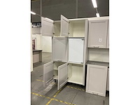 Hoekopgestelde showroomkeuken - afbeelding 5 van  24