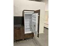 Hoekopgestelde showroomkeuken - afbeelding 6 van  21