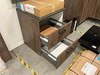 Hoekopgestelde showroomkeuken - afbeelding 18 van  21