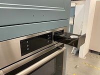 Hoekopgestelde showroomkeuken - afbeelding 10 van  24