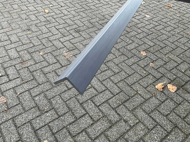 Hoekprofiel composiet antraciet (5x) - afbeelding 1 van  4