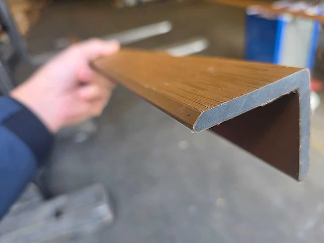 Hoekprofiel voor gevelbekleding eiken (5x) - afbeelding 3 van  3