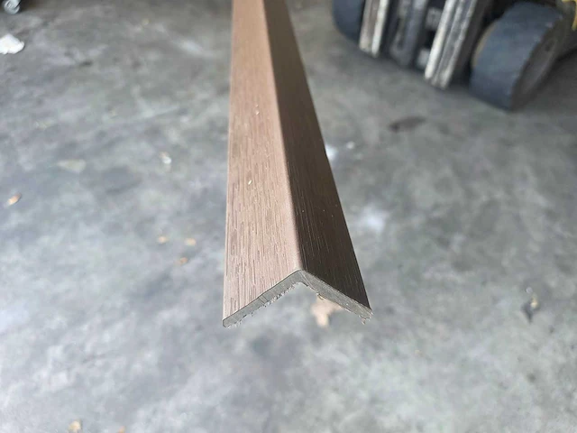 Hoekprofiel voor gevelbekleding ipe (5x) - afbeelding 3 van  5