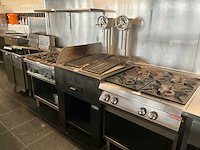 Hoeks metaal houtskool bbq - afbeelding 1 van  16