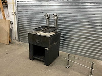 Hoeks metaal houtskool bbq - afbeelding 1 van  9