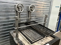 Hoeks metaal houtskool bbq - afbeelding 5 van  9