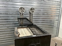 Hoeks metaal houtskool bbq - afbeelding 6 van  9