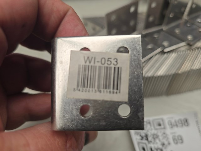 Hoeksteunen wi-053. ca 100 stuks rvs, partij - afbeelding 2 van  3