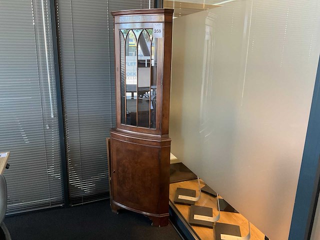 Hoekvitrine kast - afbeelding 1 van  7