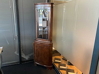 Hoekvitrine kast - afbeelding 1 van  7